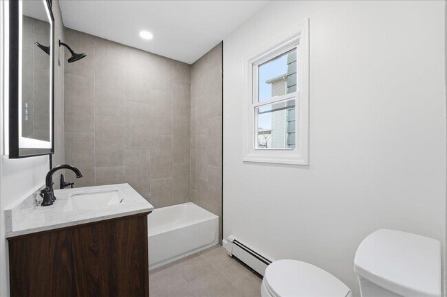 Building Photo - 212 Seaview Ave