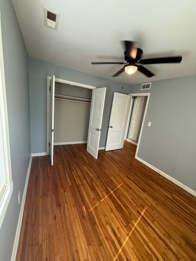 Building Photo - 638 S Woodlawn Blvd