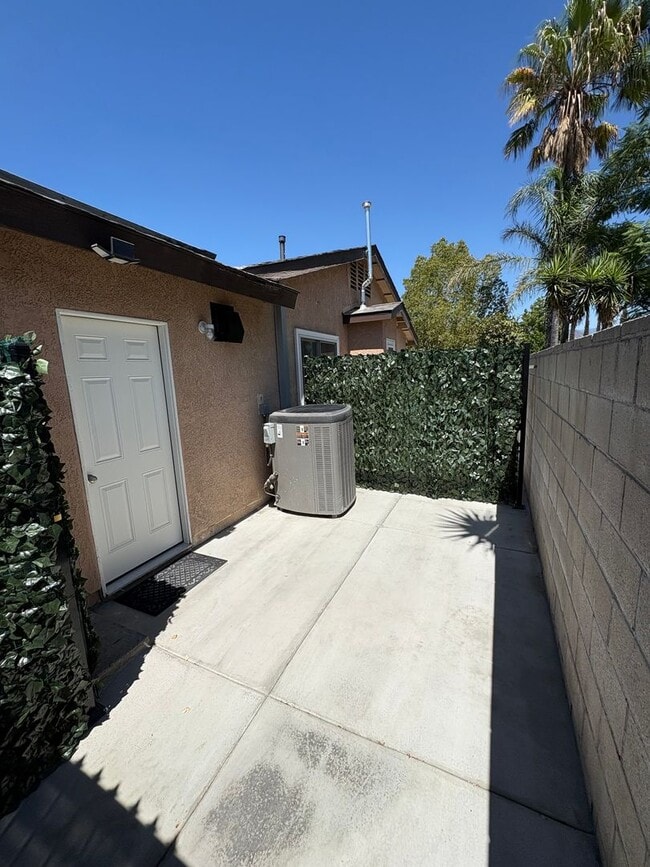 Building Photo - Beautiful Brand New 1-Bedroom, 1-Bath  ALL...