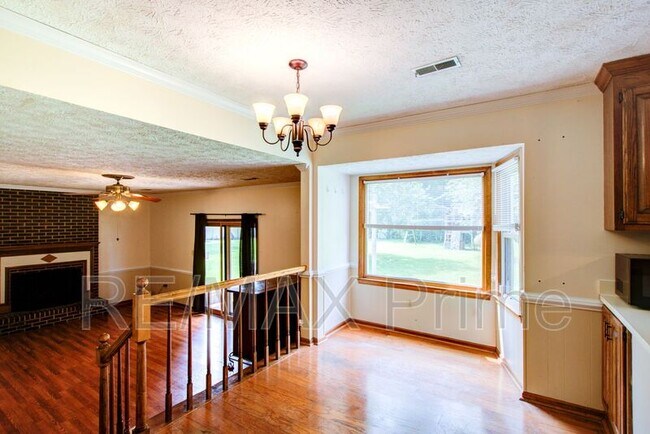 Building Photo - 71 Michaels Woods Dr