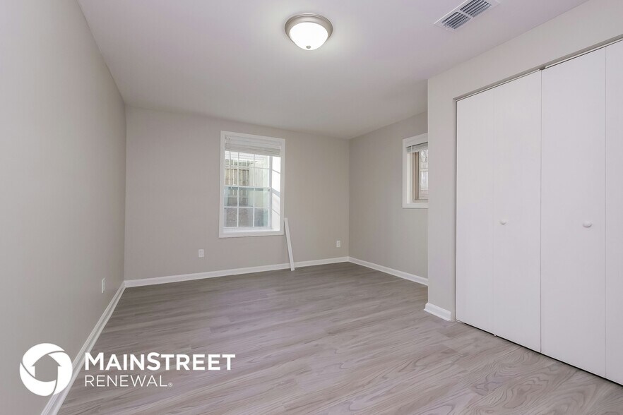 Building Photo - 2826 Bretton Dr