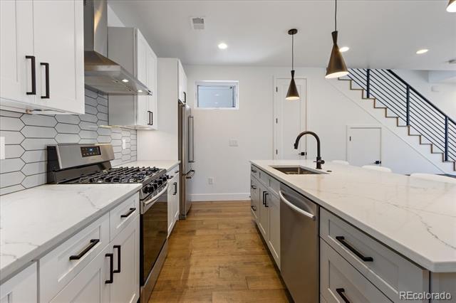 Building Photo - 2929 Lawrence St