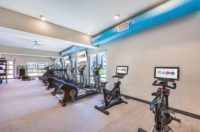 Building Photo - 4555 Camino Al Norte