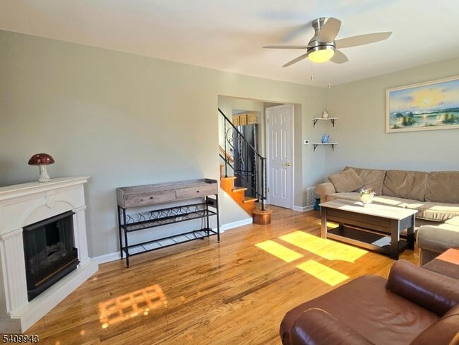 Building Photo - 708A Farrand St