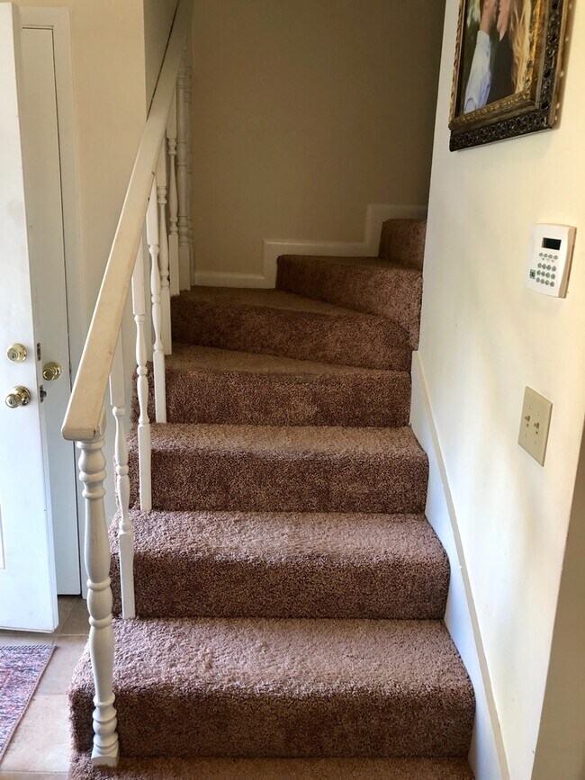 Building Photo - 205 John M Long Dr