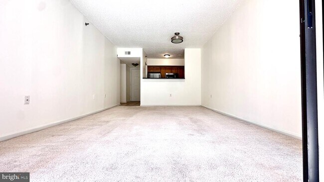 Building Photo - 1001 N Randolph St