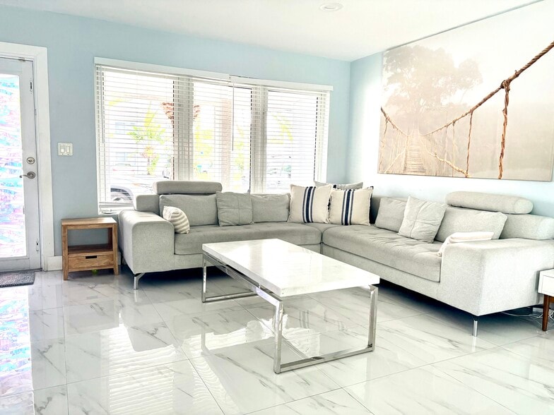 Building Photo - 5770 NE 18th Ave