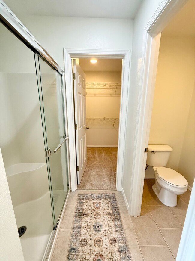 Building Photo - Must-see house in Poulsbo Forest Rock Hill...
