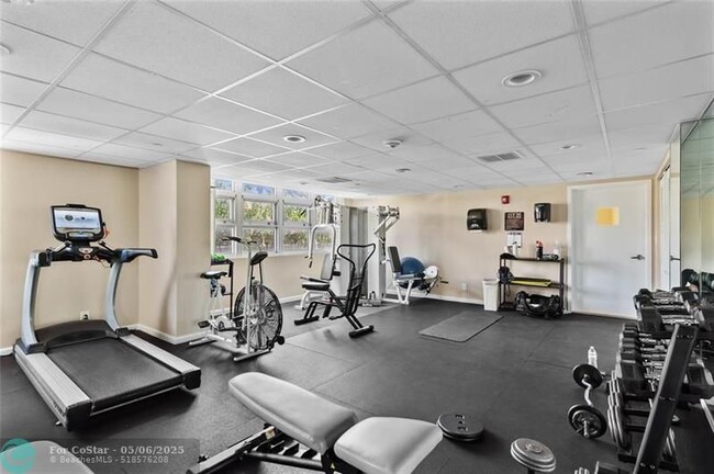 Building Photo - 525 N Ocean Blvd