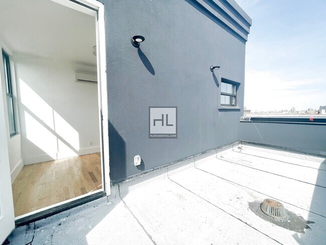 Building Photo - 1520 ST JOHNS PLACE Unit 5