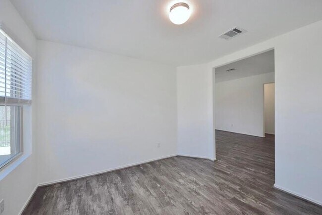 Building Photo - 3413 Mikayla Ct