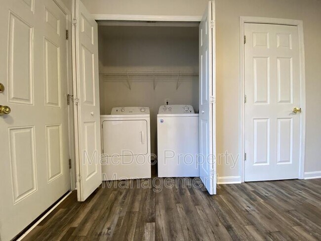 Building Photo - 9609 Coventry Creek Dr