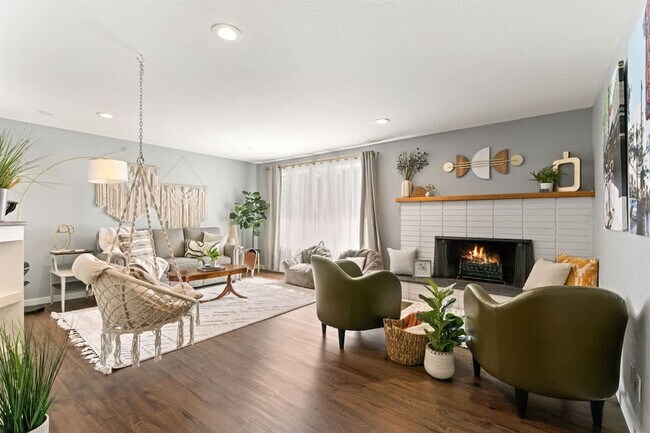 Building Photo - 3413 W Sunset Ave