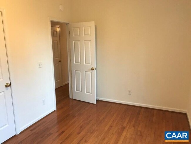 Building Photo - 252 Snapdragon Rd