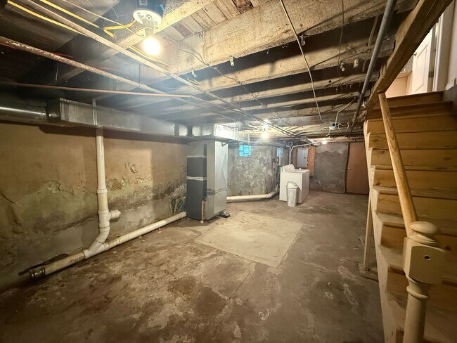 Building Photo - Newly Renovated Townhome in Philadelphia