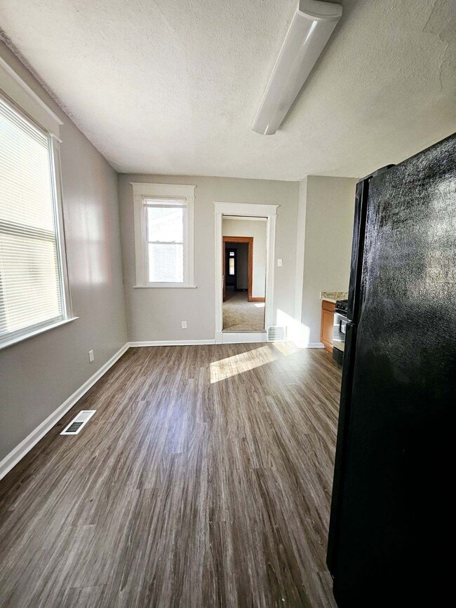 Building Photo - 2422 Warren St