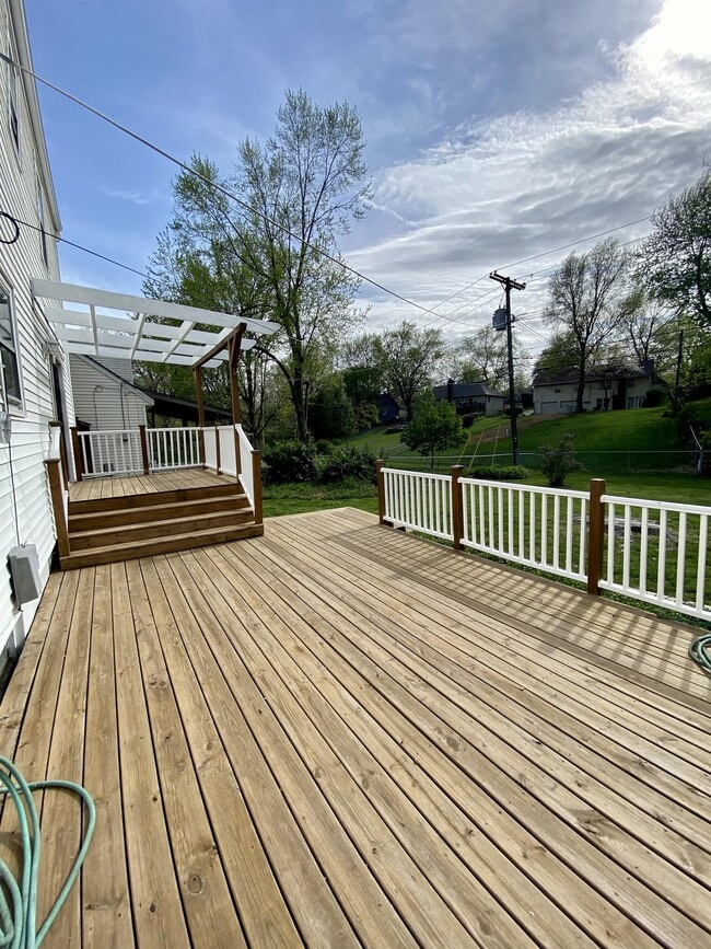 Building Photo - 9136 Switzer St