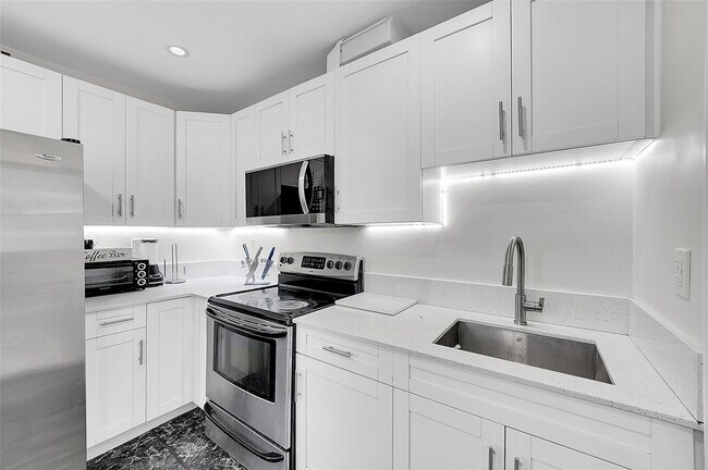 Building Photo - 2784 NW 9th St