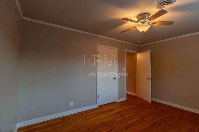 Building Photo - 1056 Cameron Way