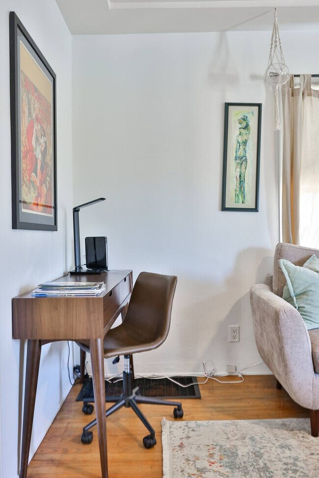 Building Photo - 3270 Cedar St