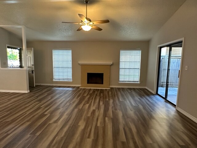 Building Photo - 1202 Thorpe Ln