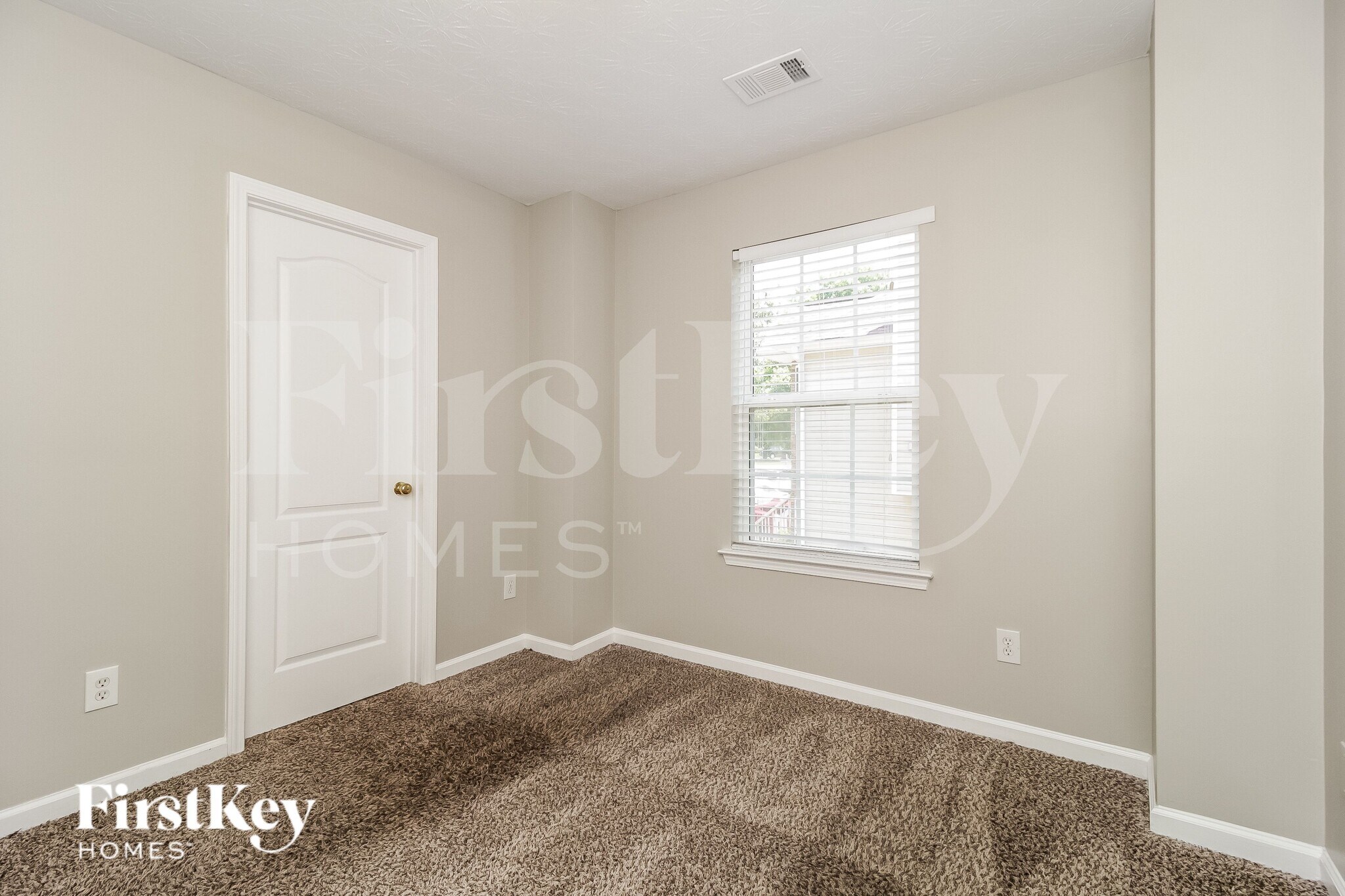 Building Photo - 5435 Yellow Pine Dr