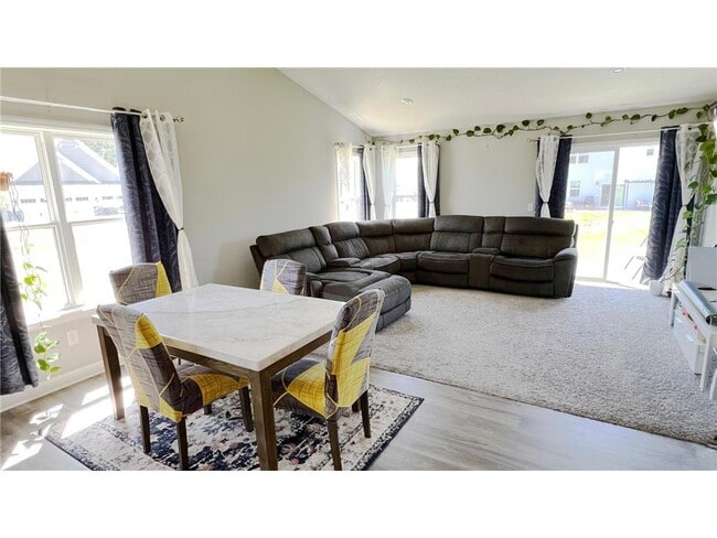 Building Photo - 12750 Erskin Circle NE