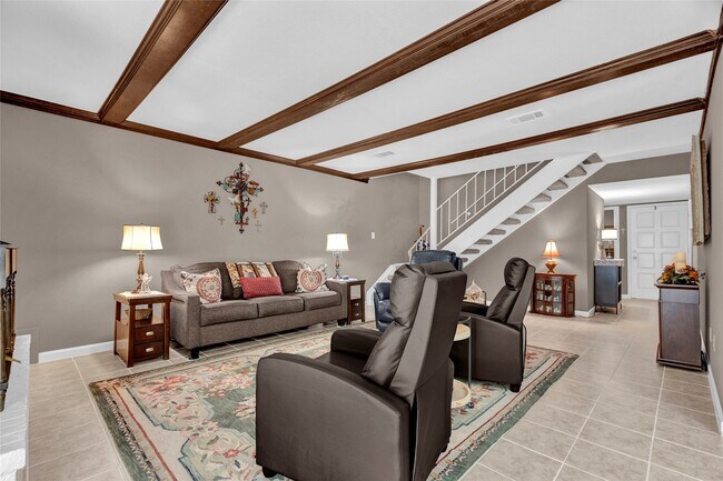Building Photo - 2621 Yorktown Ln