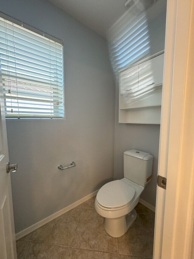 Building Photo - COMING SOON! LYONS GATE 5 BDRM + LOFT W CO...
