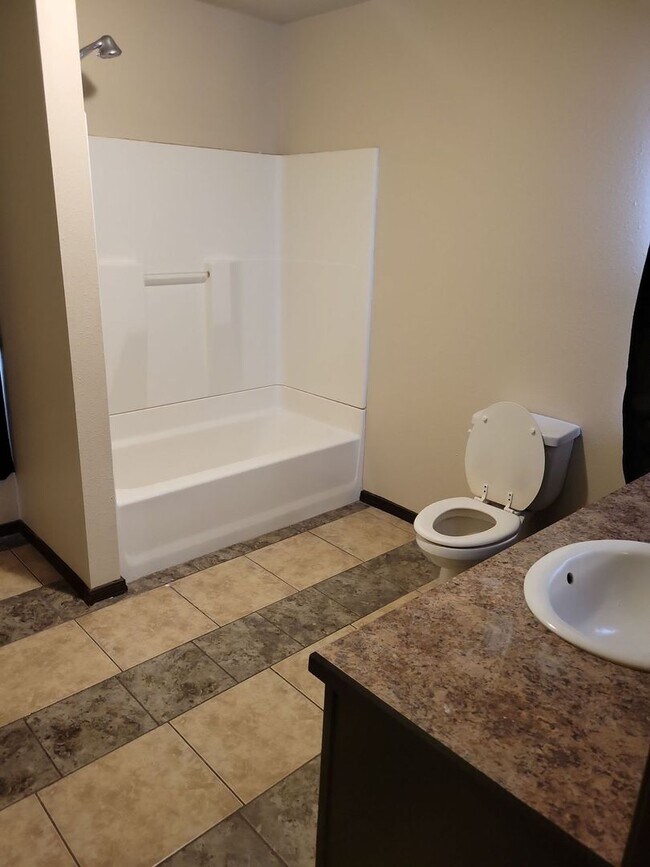 Building Photo - 236 Quincy St