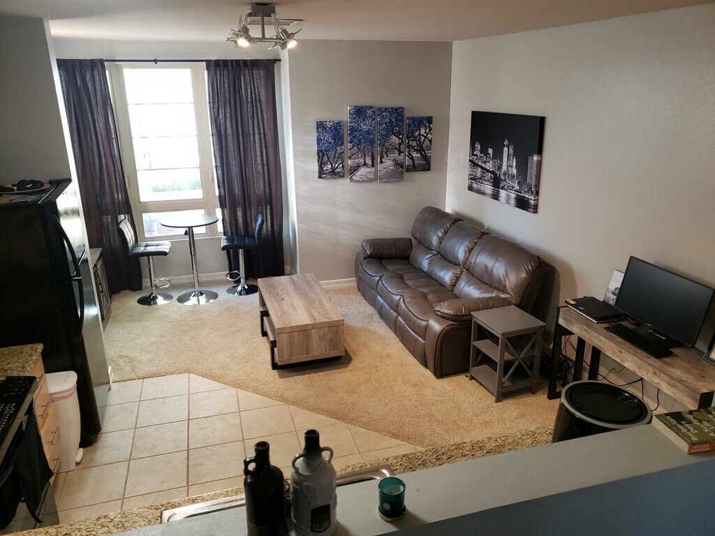 Building Photo - 1480 Broadway