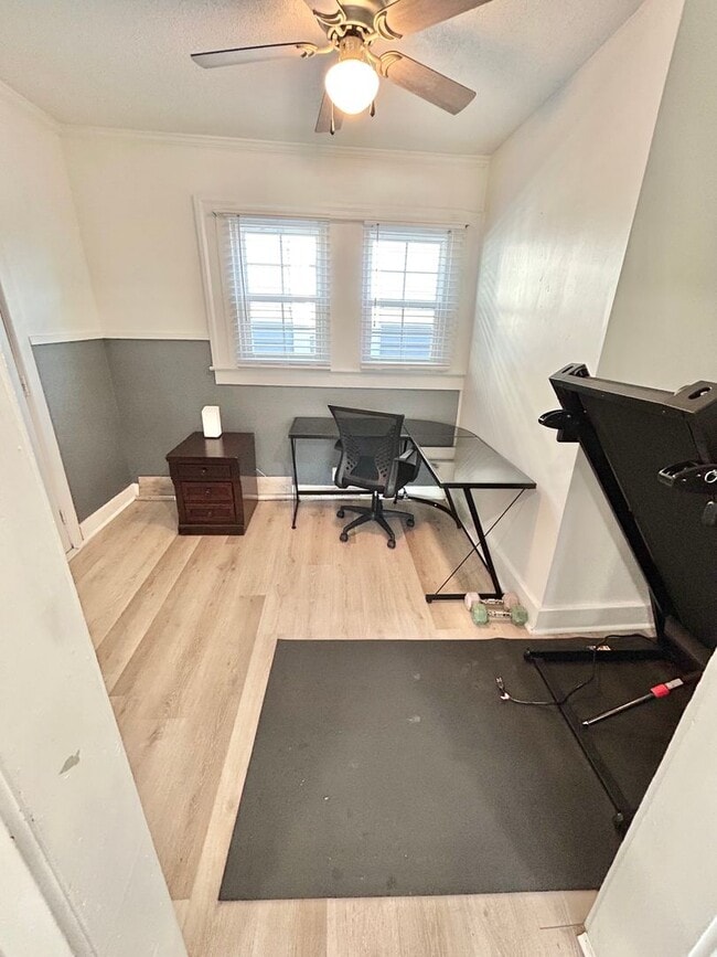 Building Photo - 2BR/1BA Home-Sweet-Home