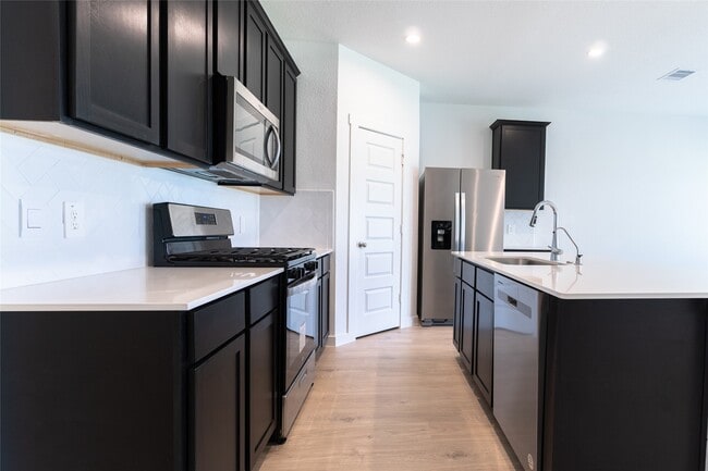 Building Photo - 30030 Foxtail Pne Ct