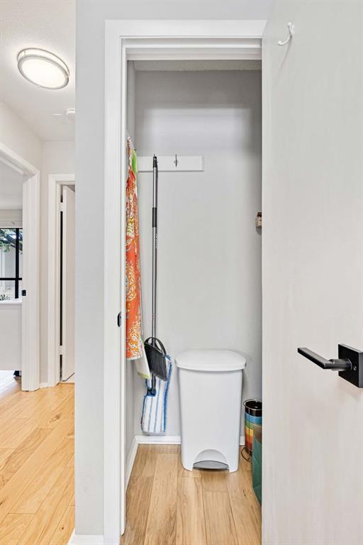 Building Photo - 5602 Woodrow Ave