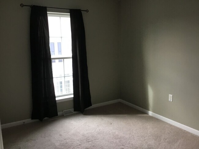 Building Photo - 3030 Meridian Cmns