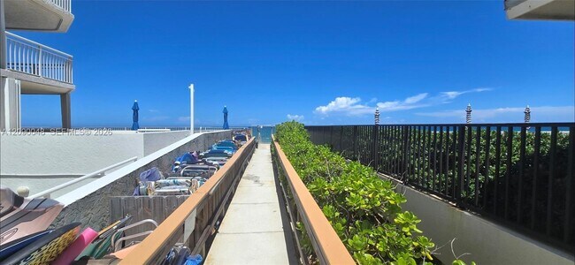 Building Photo - 3605 S Ocean Blvd