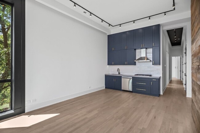 Building Photo - 6556 S Minerva Ave