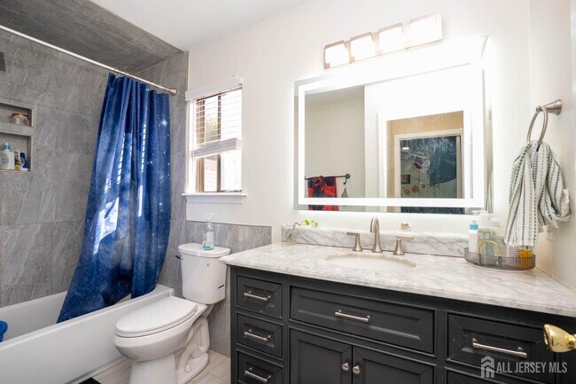 Building Photo - 58 Park Gate Dr