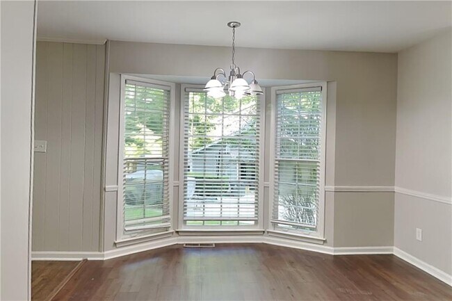 Building Photo - 1250 Ridgefield Dr