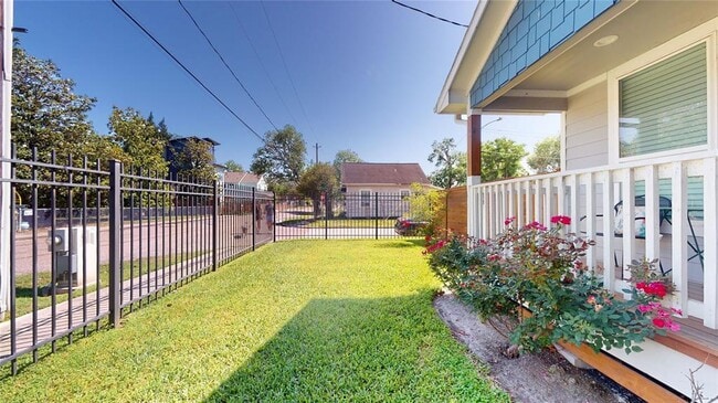 Building Photo - 1201 Northwood St