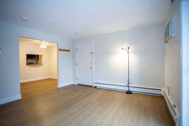 Building Photo - 5 Washington St