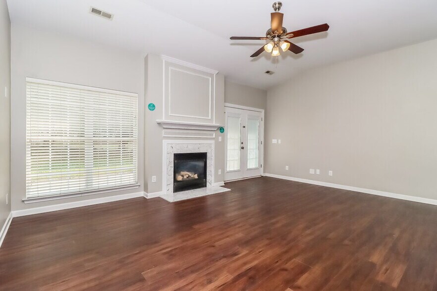 Building Photo - 1440 Whitman Dr NW