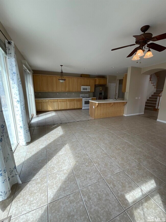 Building Photo - 2847 Falcon Ridge Dr