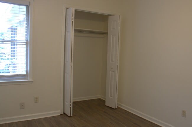 Building Photo - 1007 Kinsey Dr SE