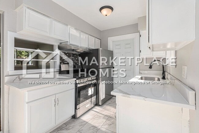 Building Photo - 590 Calder Ave