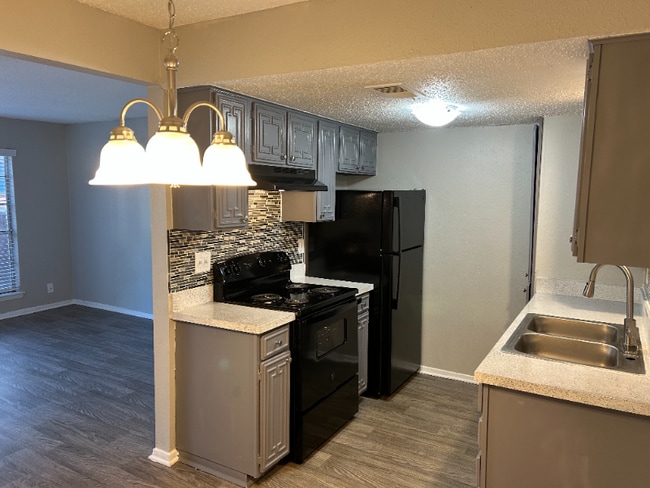 Building Photo - 3754 W Buckingham Rd