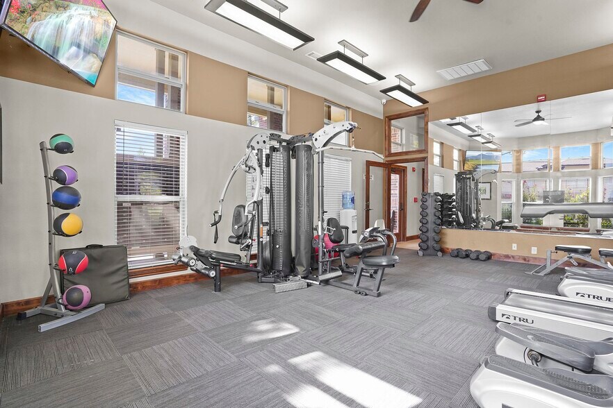 Building Photo - 701 W 101st Pl S