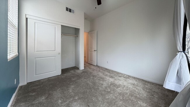 Building Photo - 1685 Camellia Ln