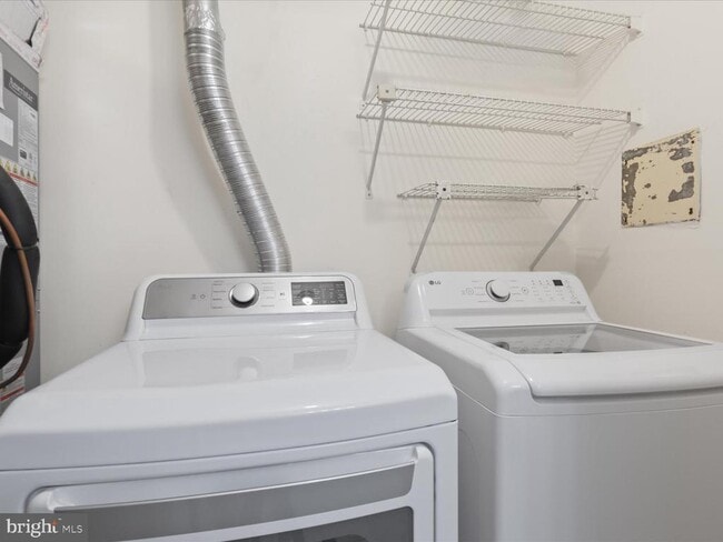 Building Photo - 12105 Green Leaf Ct