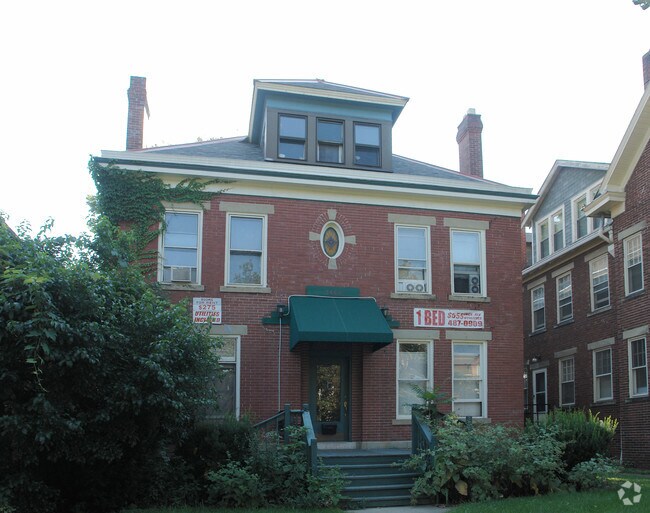 Building Photo - 1448 Neil Ave